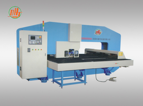 SKC30系列數(shù)控液壓轉塔壓力機